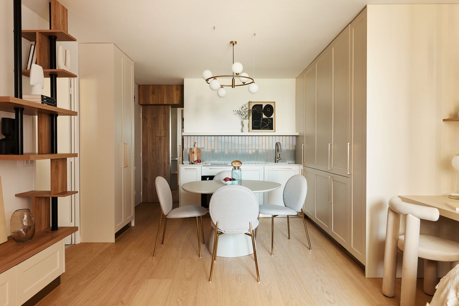 Aménagement d'un studio de 35 m² à Paris 15e par Studio Kadé