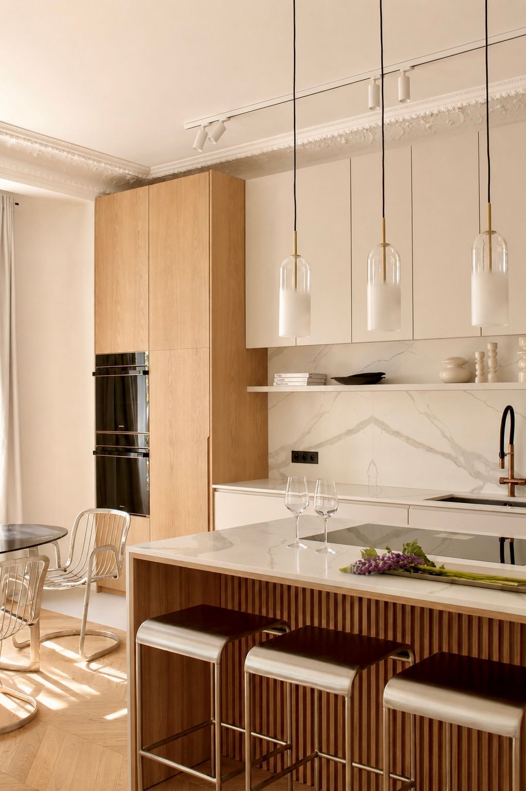 Appartement haussmannien — lumière naturelle, architecture intérieure par Studio Kadé