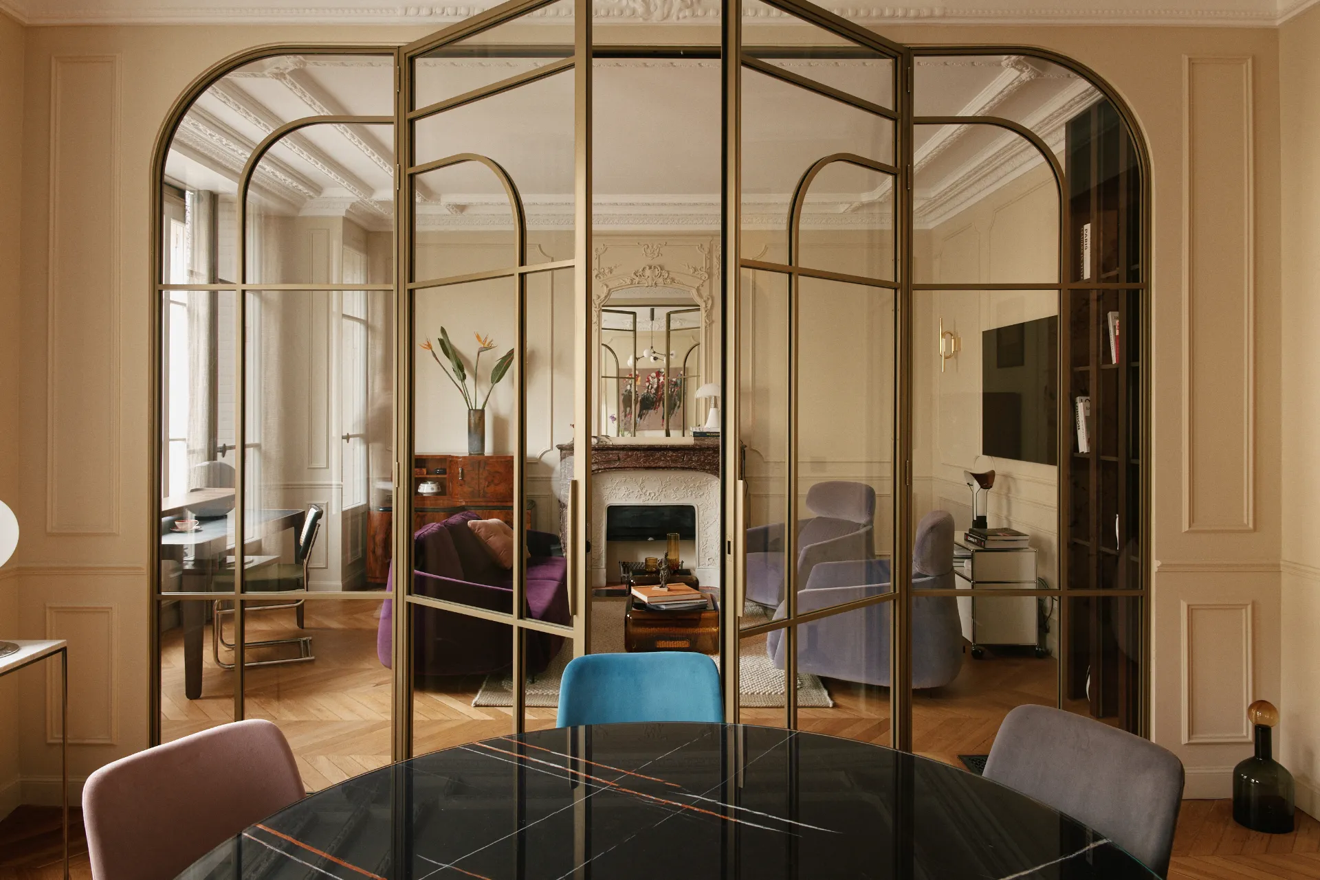 Verrière sur mesure à Paris : faire circuler la lumière sans cloisonner